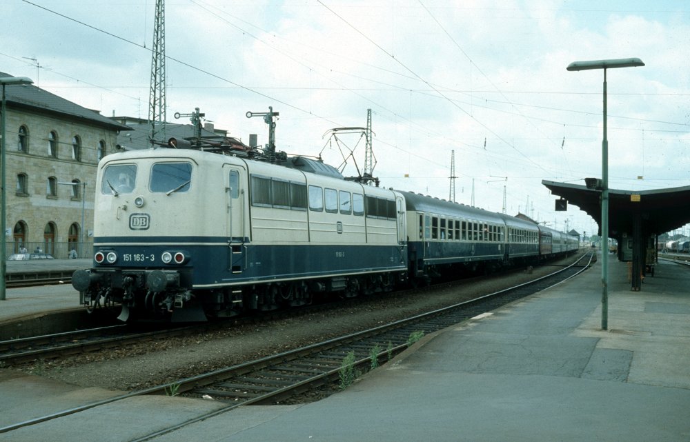 D 302 03-09-1983